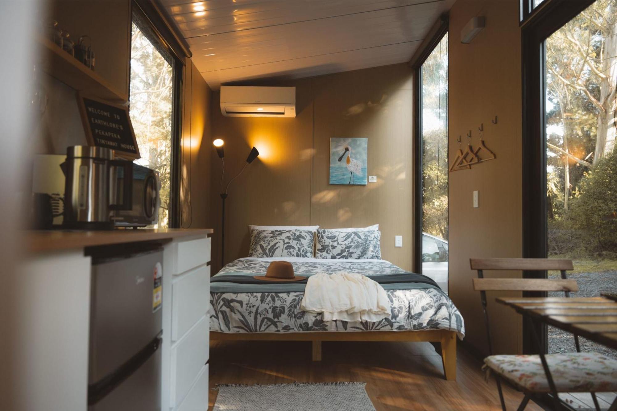 Pekapeka Tiny House By Tiny Away Villa Owaka Exterior photo