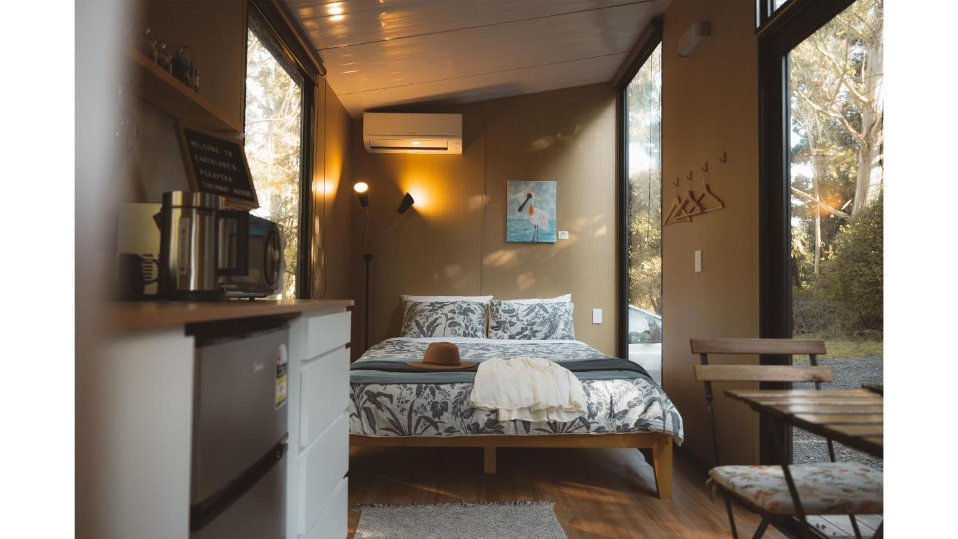 Pekapeka Tiny House By Tiny Away Villa Owaka Exterior photo