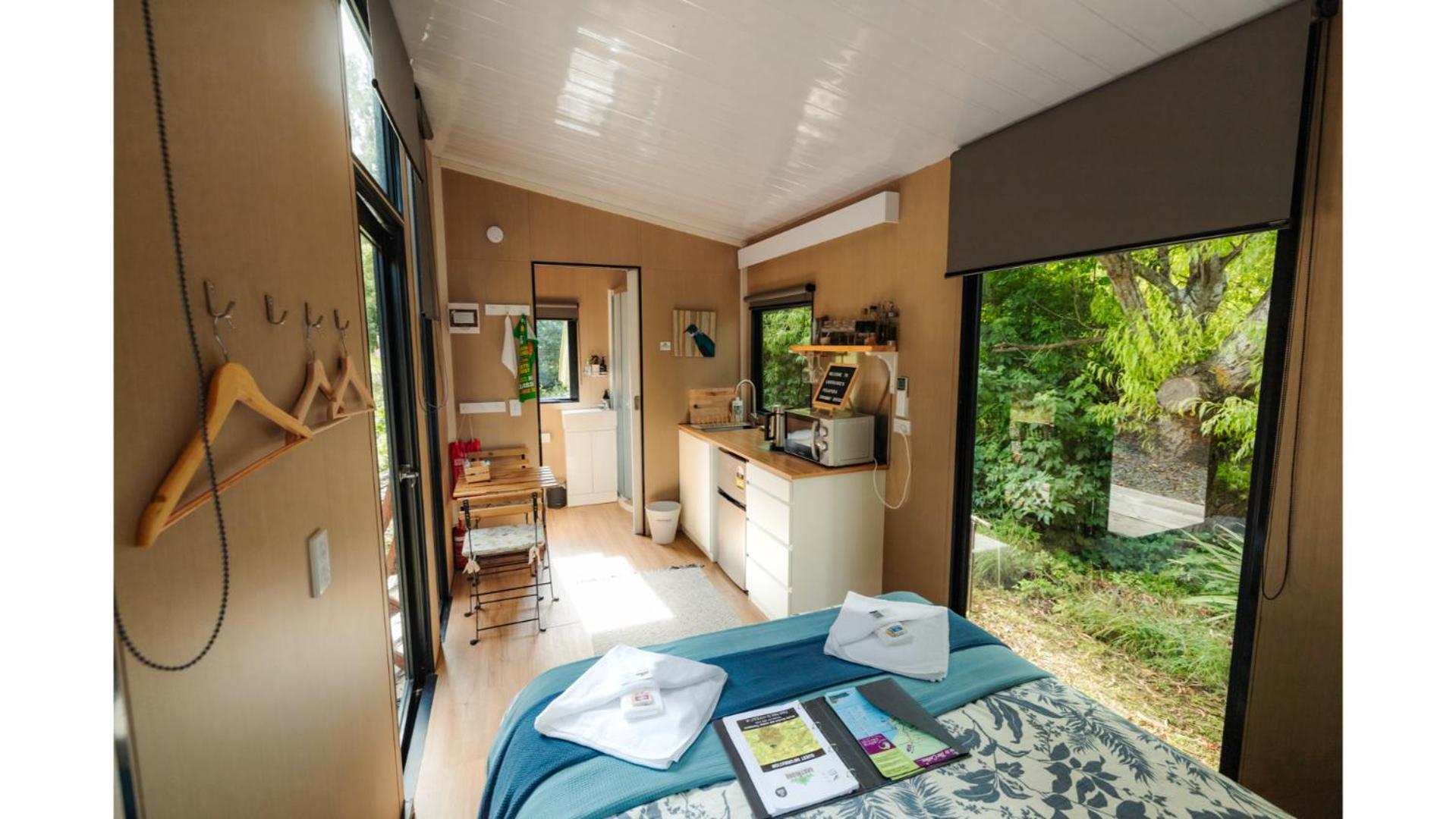 Pekapeka Tiny House By Tiny Away Villa Owaka Exterior photo